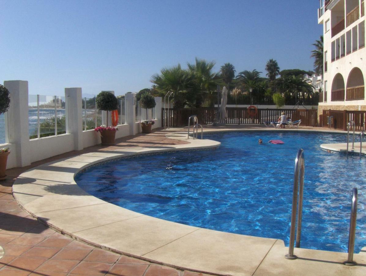 Beachfront Penthouse Apartment With Large Terrace And Breathtaking Sea Views Close To Marbella Spain Sitio de Calahonda Extérieur photo