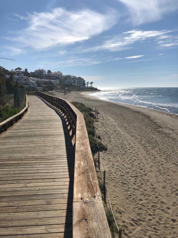 Beachfront Penthouse Apartment With Large Terrace And Breathtaking Sea Views Close To Marbella Spain Sitio de Calahonda Extérieur photo