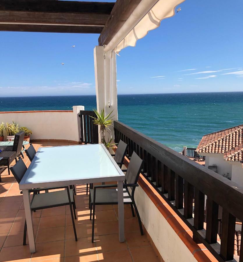 Beachfront Penthouse Apartment With Large Terrace And Breathtaking Sea Views Close To Marbella Spain Sitio de Calahonda Extérieur photo